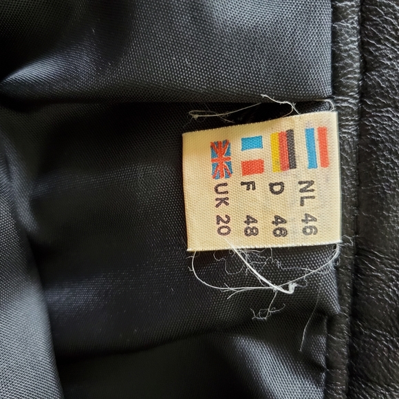 VINTAGE LEATHER SKIRT WITH POCKETS - Picture 3 of 4